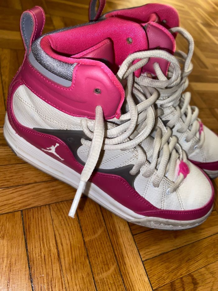 Basket jordan t 36 - photo numéro 2