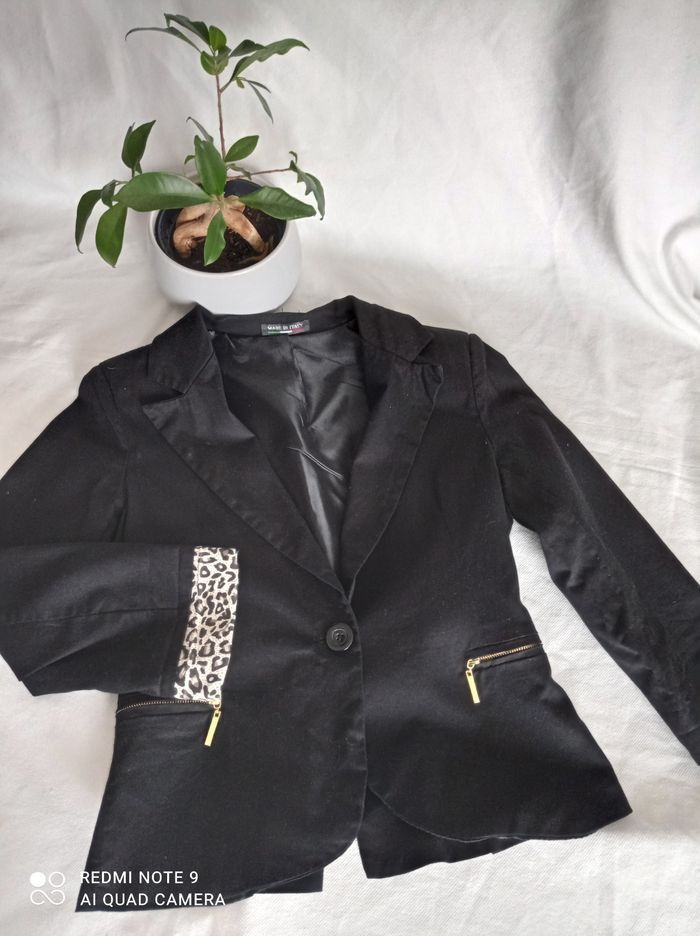 Petite veste manches 3/4
