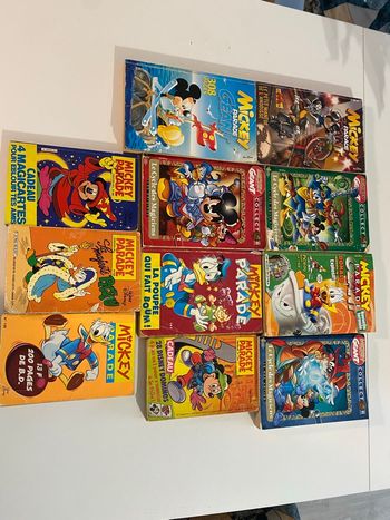 Lot 11 livres Mickey 