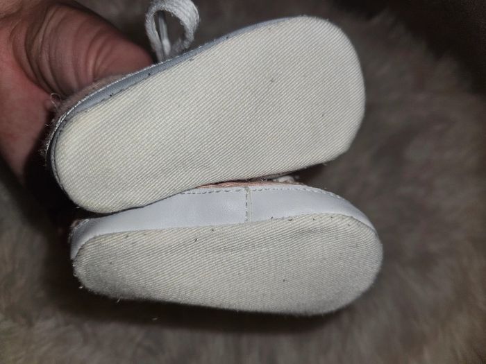 Chaussures bébé Kiabi 0–3 mois – style baskets roses - photo numéro 2