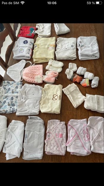 Bébé fille 1 mois