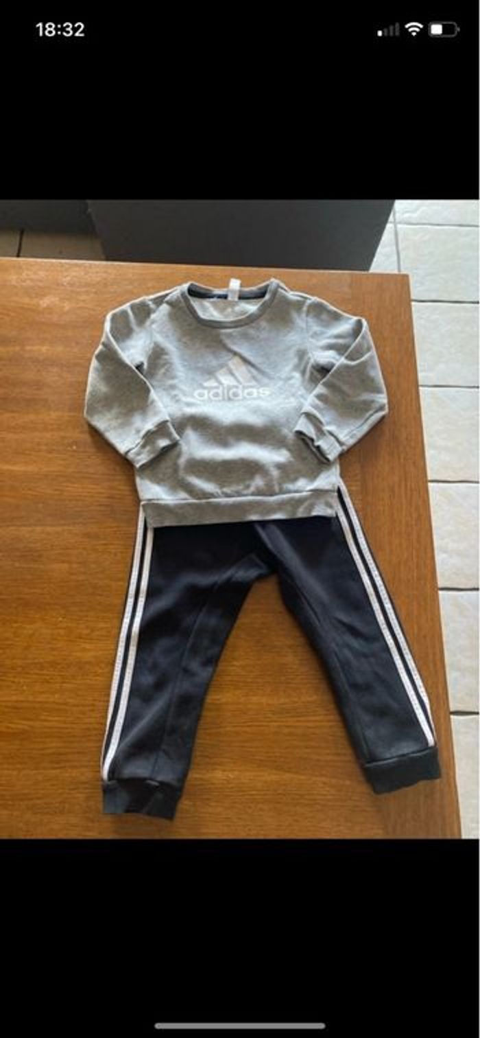 Jogging adidas