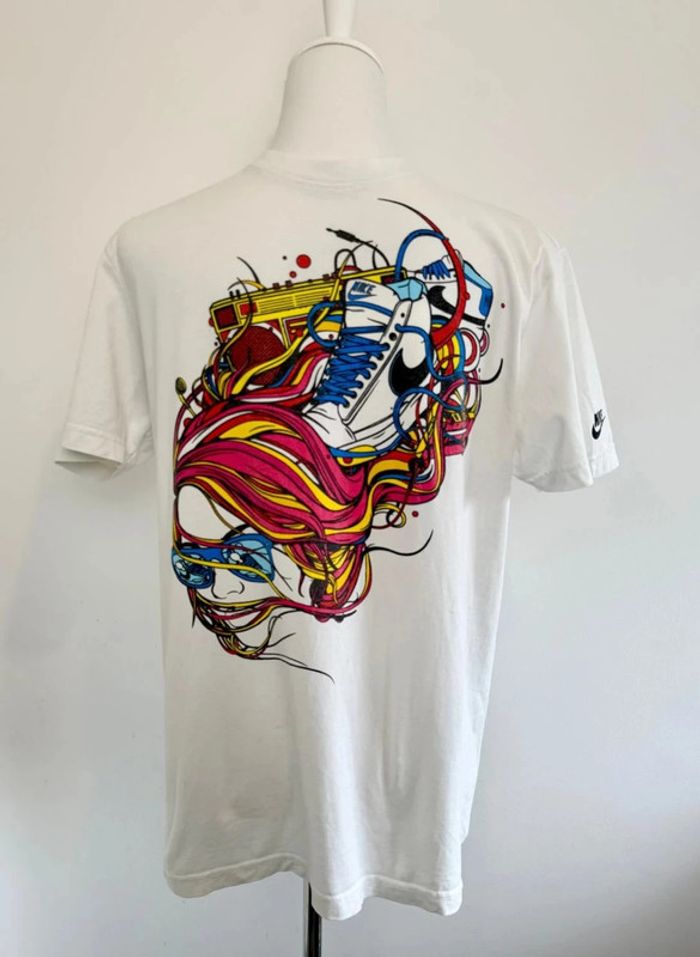 T-shirt Nike graphique homme M blanc très bon état