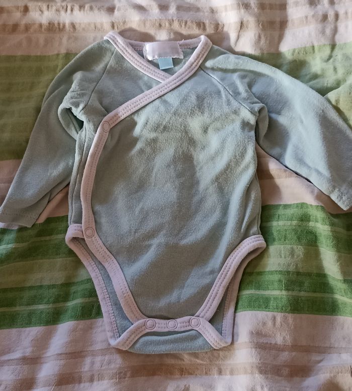 Lot vêtements 1 mois - photo numéro 3