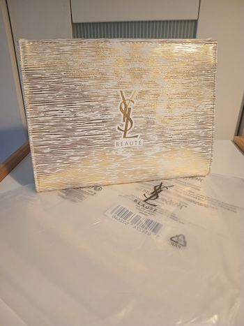 Trousse de maquillage YSL 