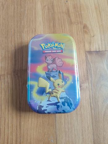 Pokémon Mini Tin Pouvoir de Kanto - Pikachu - Scéllé