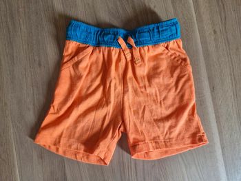 Short orange 2 ans