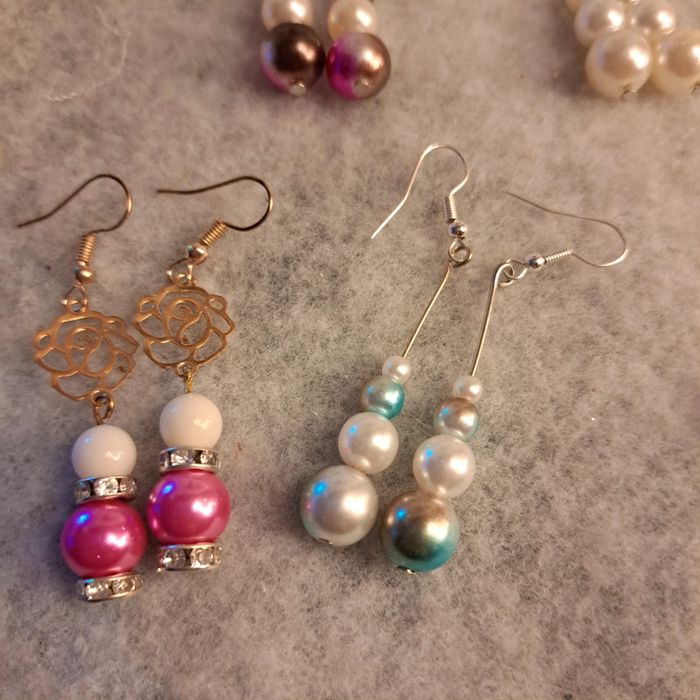 Boucles d'oreilles pendante avec perles nacré multicolore - photo numéro 12