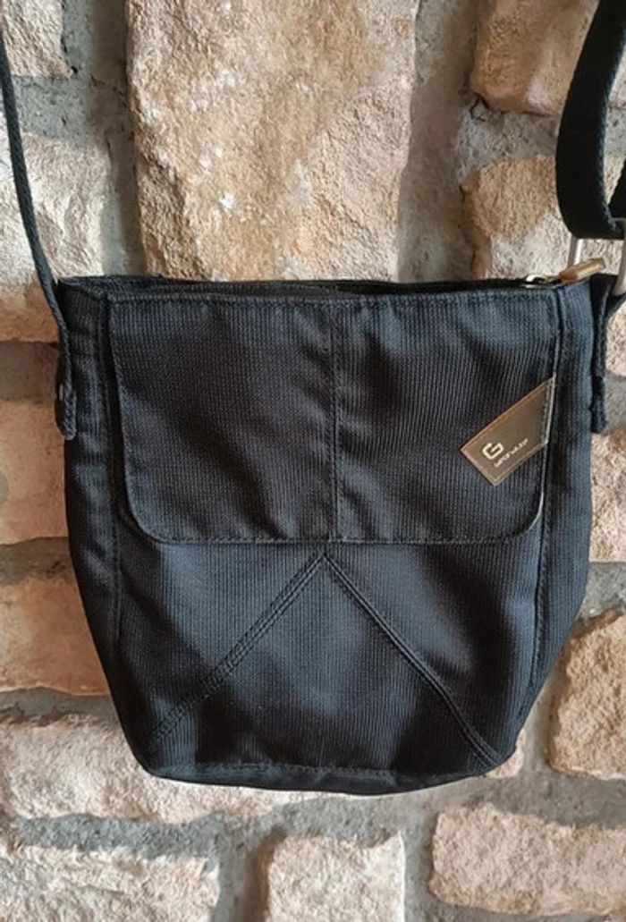 Pochette sac noir avec bandoulière noir Decathlon