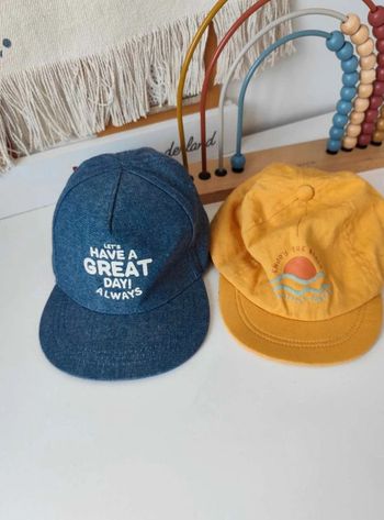 Lot  casquettes garçon  9mois