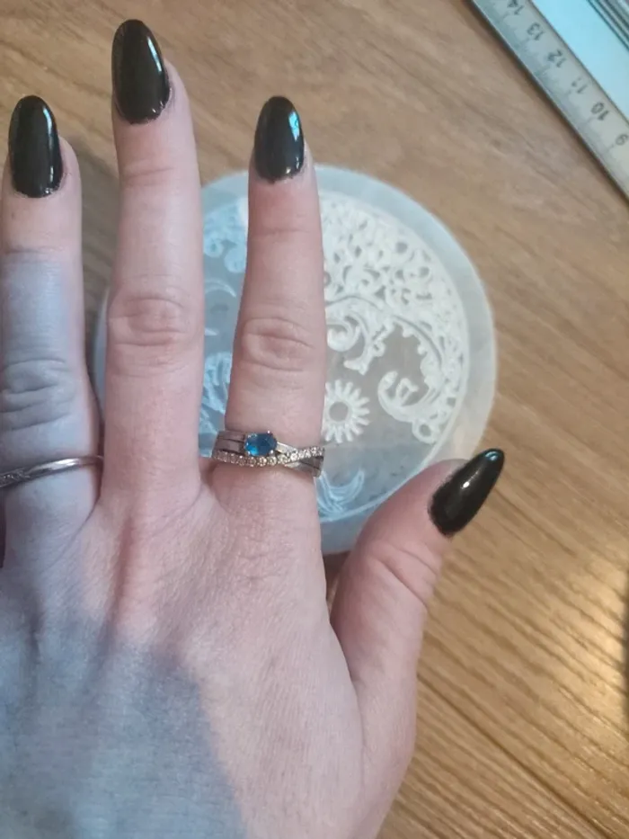 Bague pierre bleue et brillants - photo numéro 2