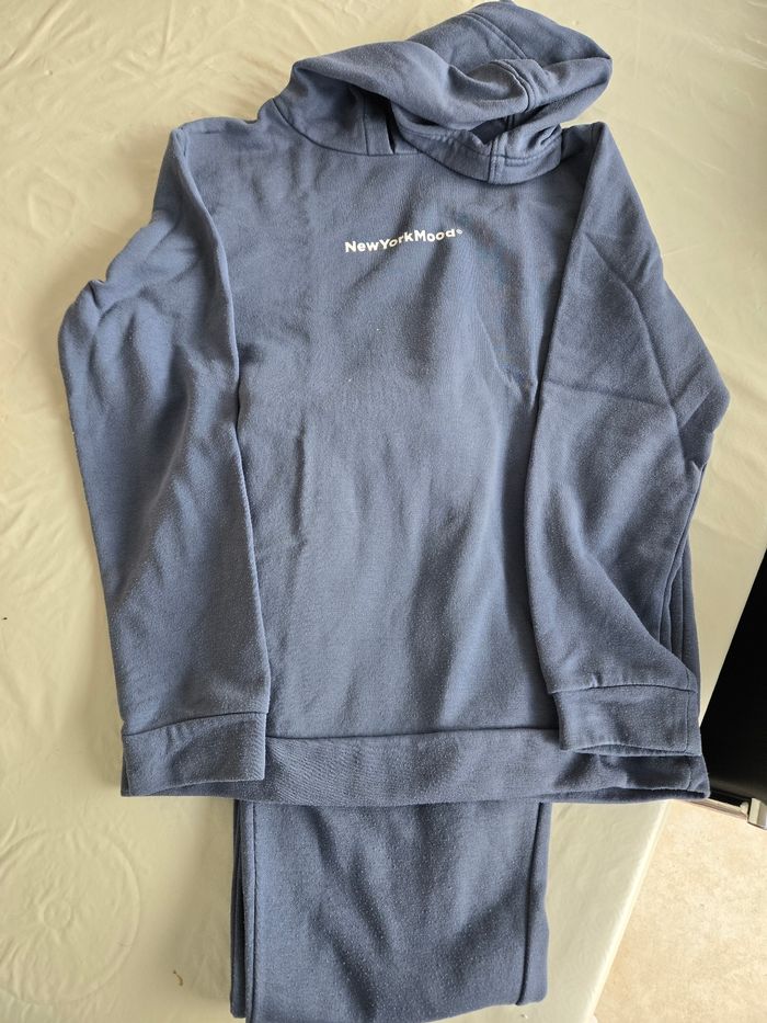 Ensemble jogging - photo numéro 2