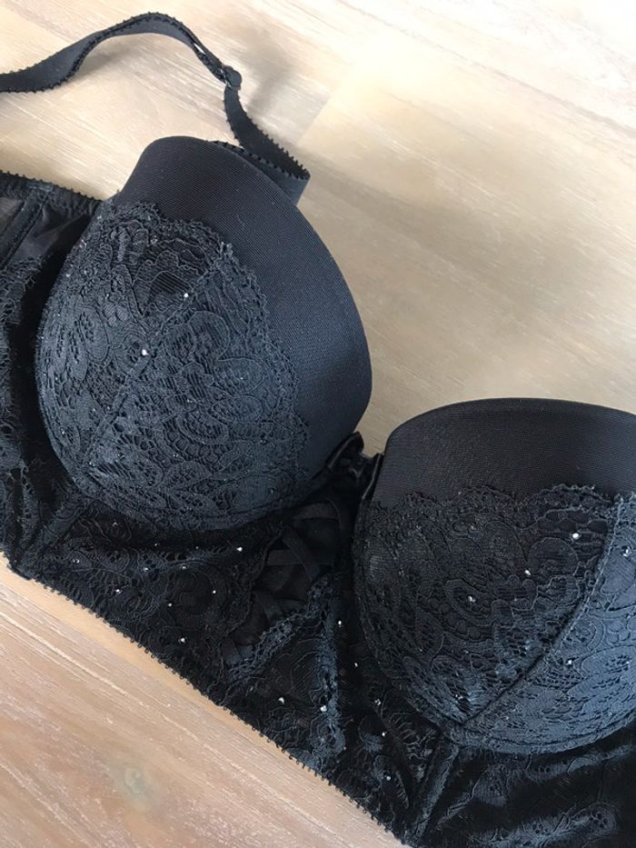 Soutien gorge noir - photo numéro 2