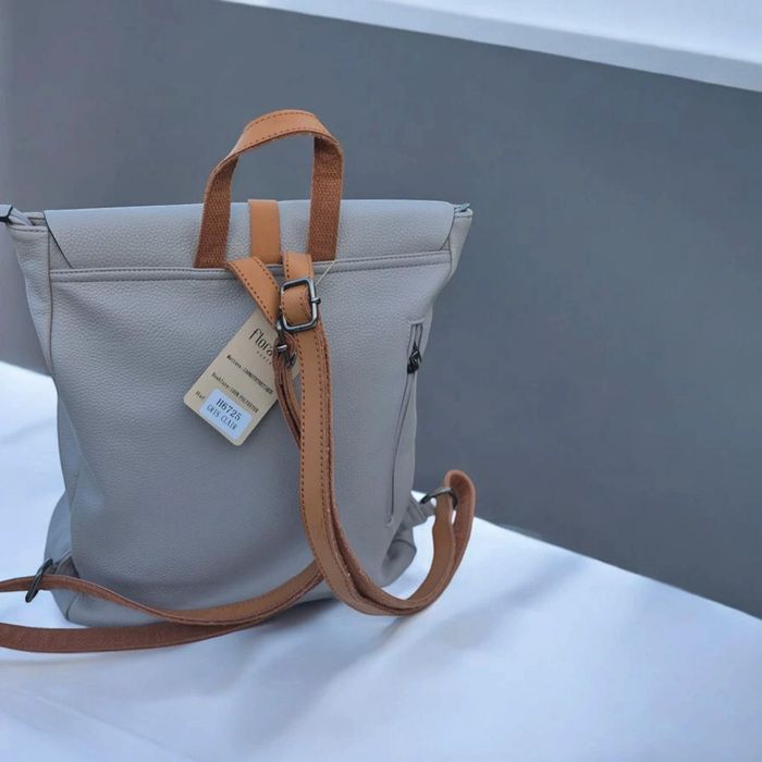 Sac à dos souple cuir polyuréthane flora&co gris clair - photo numéro 4