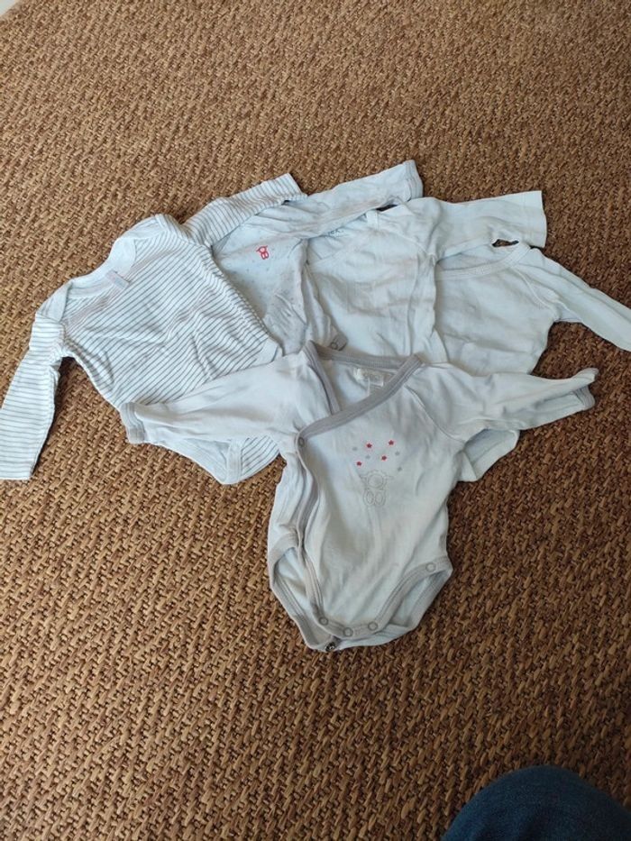 Lot de 5 bodies 1 mois - photo numéro 2