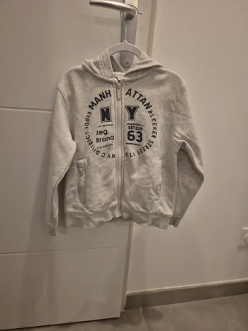 Sweat zippé à capuche