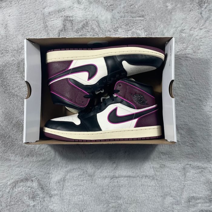 Nike Air Jordan 1 Mid « Sail Black-Active Pink » pointure 44.5 - photo numéro 17