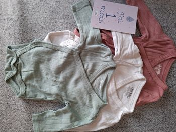 Lot 3vbodies 1 mois ML