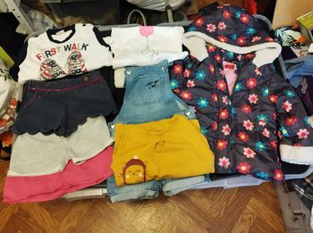 Lot vêtements fille 2 ans
