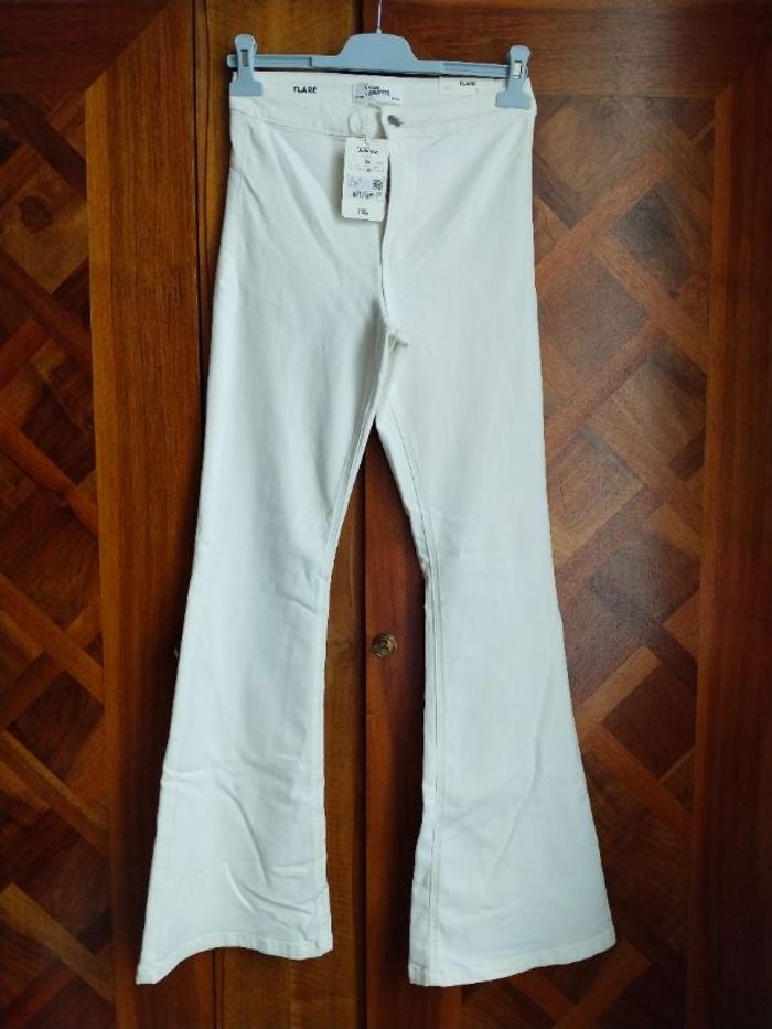 Jean flare taille haute blanc Jennyfer