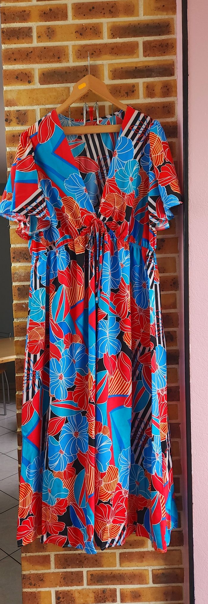 Robe longue manches volantées multicolore Femme taille 54 marque Boohoo 💎 - photo numéro 4