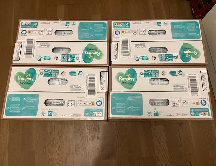 Lot de 4 boites pampers Harmonie taille 3,6-10kg , 384 couches, jamais ouvert. - photo numéro 2