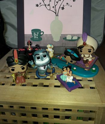 Funko Pop lot de 3c Disney Aladdin dont 1 Movie Moments , Jafar , Genie + 3 figurines  Macdo