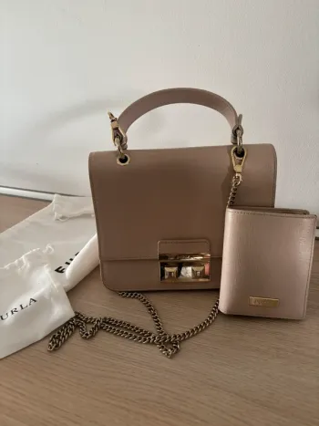 Sac à main et porte-monnaie Furla beige