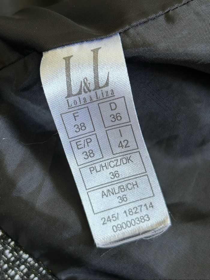 Veste chamarrée avec chainettes dorées LolaLiza taille française 38 jamais portée - photo numéro 10