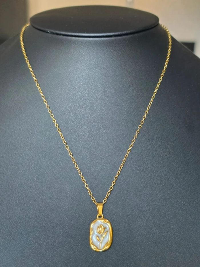 Collier pendentifs fleurs ROSE acier inoxydable dorée - photo numéro 3