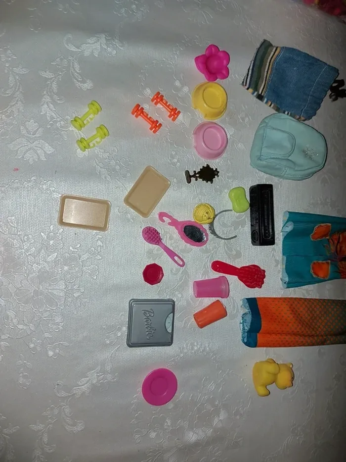 Lot accessoires barbie - photo numéro 3