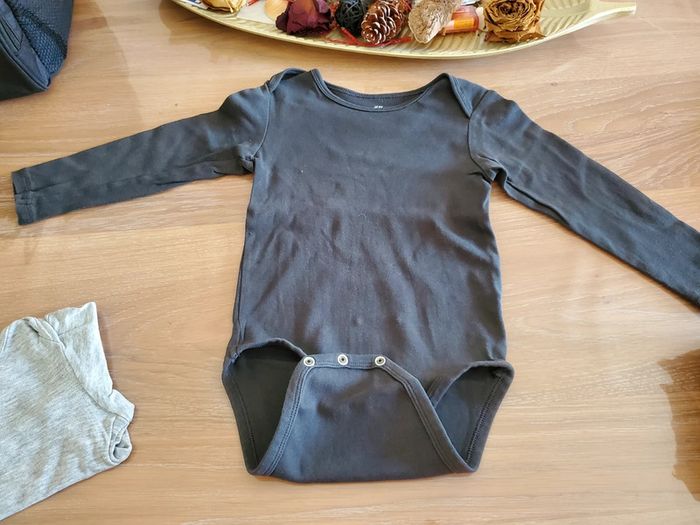 Lot de 6 bodies ML taille 24 mois H&M - photo numéro 9
