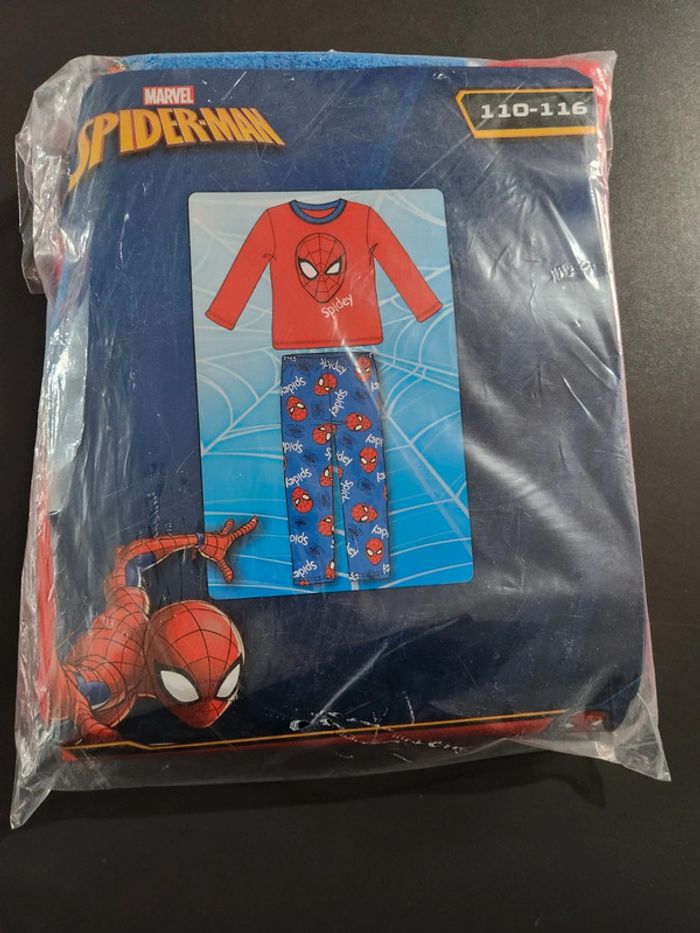 Pyjama spidey - photo numéro 4