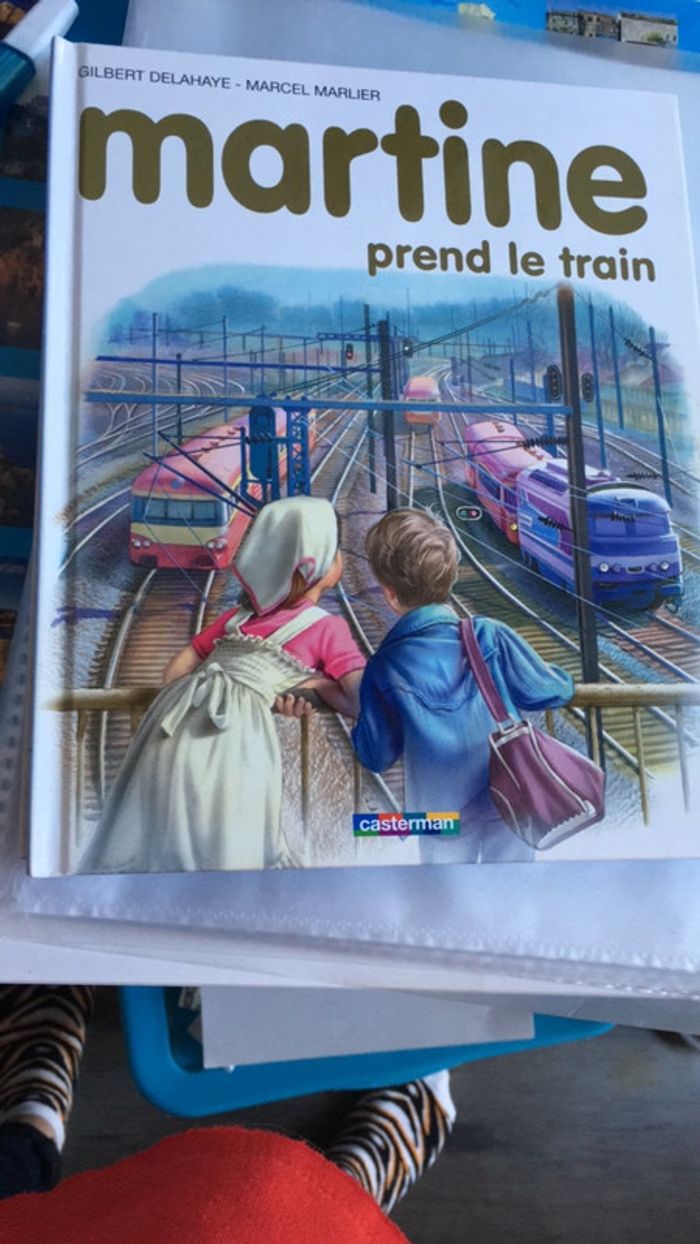 Livre Martine prend le train
