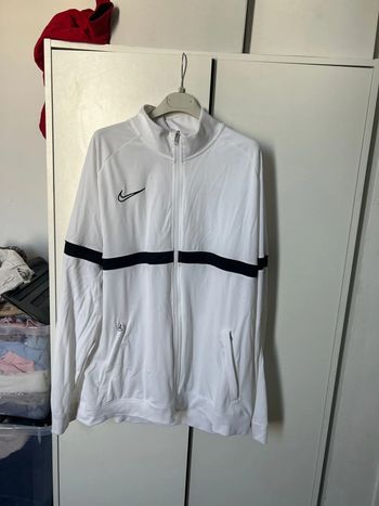 Haut survêtement blanc et noir