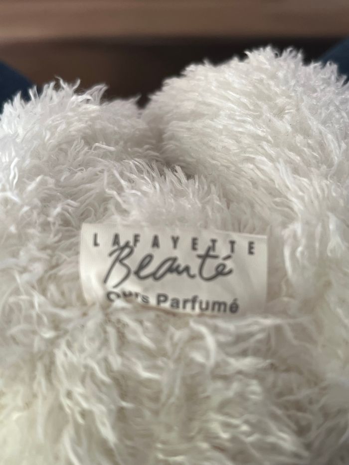 Peluche ours polaire Galerie Lafayette NEUVE - photo numéro 4