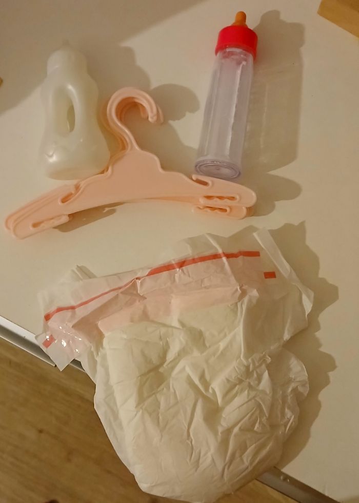 Poupée + porte Poupée et accessoires - photo numéro 8