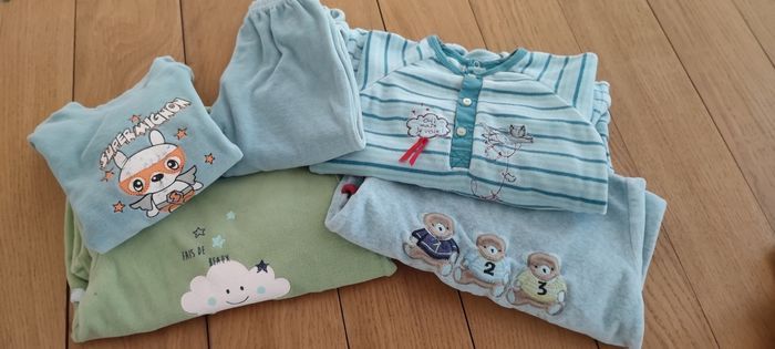Lot pijamas 12 mois