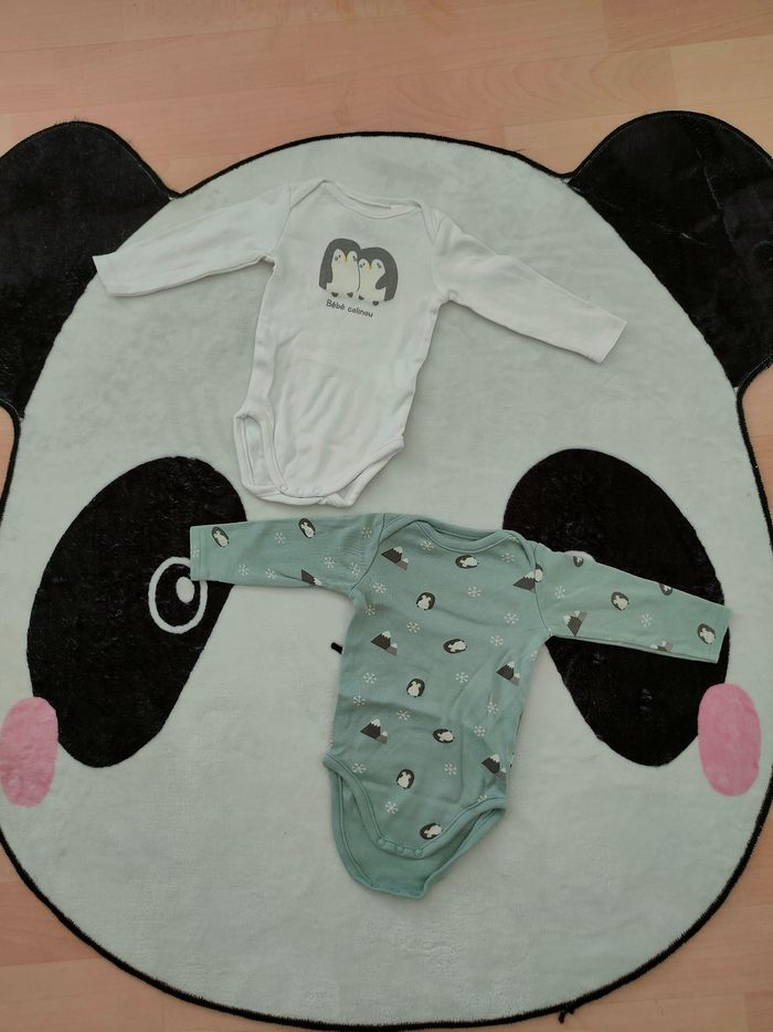 Lot de 2 bodies bébé garçon taille 6 mois neuf