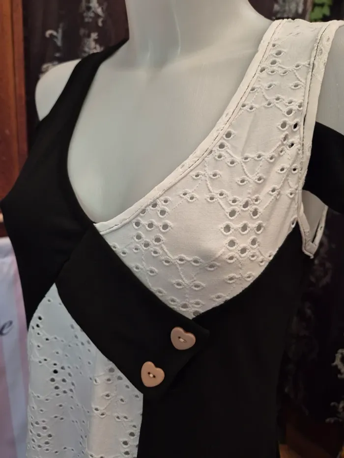 🖤 Robe ample Noire et Blanche🖤 - photo numéro 2