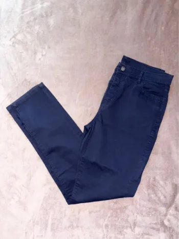 Jean bleu marine femme taille 42 Impaqt Jeans en très bon état.