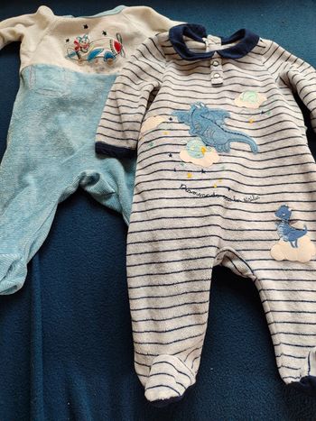 2 pyjamas sgm 1 mois