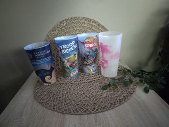 Lot de 4 gobelets à 1€