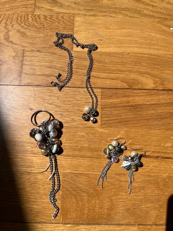 Lot bijoux artisanaux faits main – boucles d’oreilles, collier réglable & porte-clés