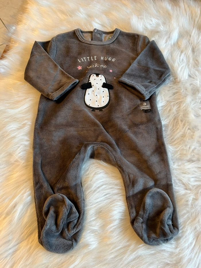 Neuf (non porté)🏷 😍🤩pyjama mixte 3 mois ⚘️⚘️⚘️