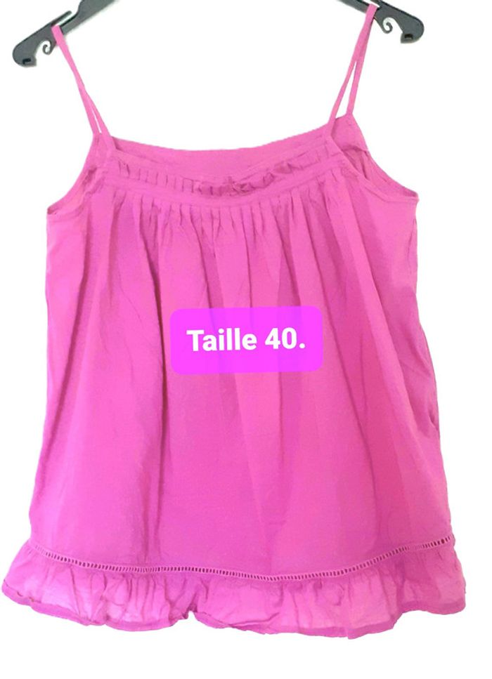 🌷 Très joli top fines bretelles. Taille 40 🌷