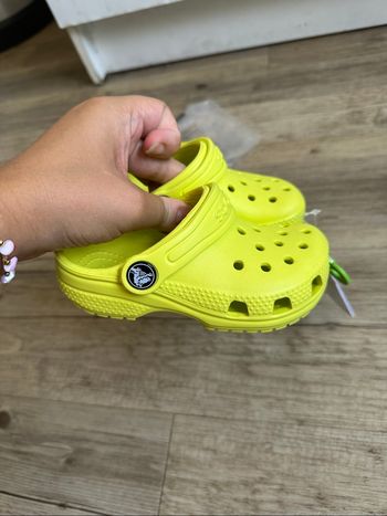 Crocs neuf citrus agrumes jaune C8  taille 24/25