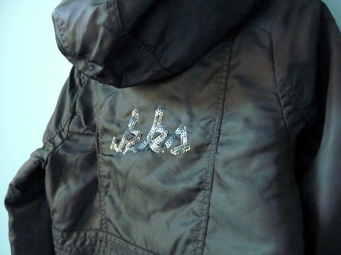 Manteau doudoune IKKS fille 10 ans noir libellule strass TBE - photo numéro 6