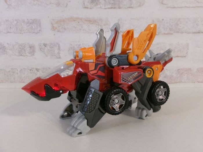 Switch and Go - Dinosaure Stégosaure Lutor - Véhicule Buggy (2)