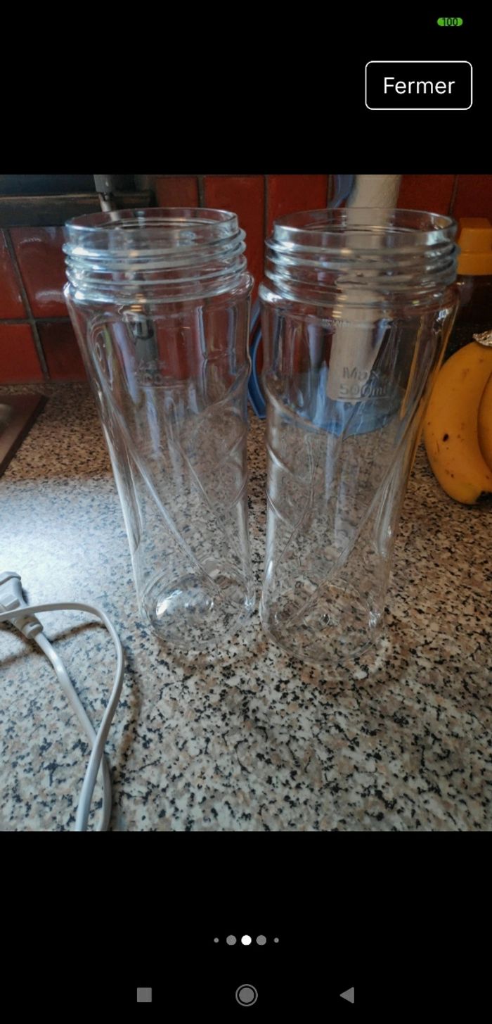 Petit blender avec deux bouteilles en plastique - photo numéro 4